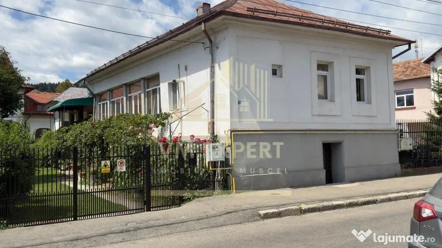 Casă cu 6 camere cu Teren 456 Mp în Ultracentral