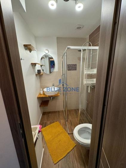 Apartament cu 3 camere semidecomandat în Sebastian