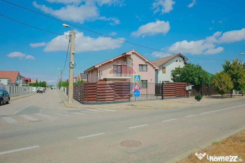 Casă cu 5 camere cu Teren 505 Mp în Central