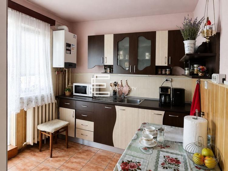 Apartament cu 2 camere decomandat în Valea Aurie