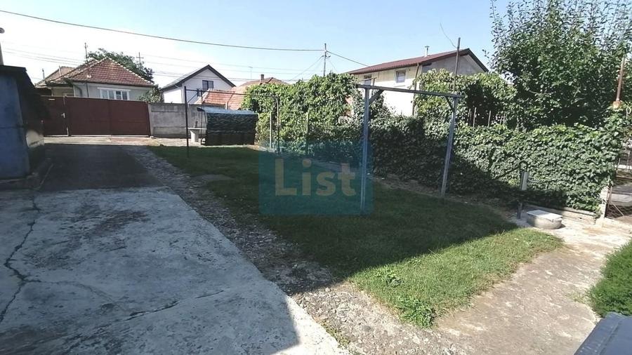 Casă cu 3 camere cu Canalizare în Central