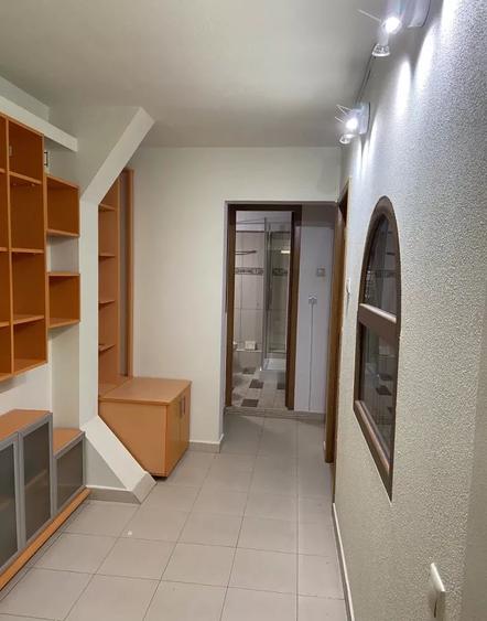 Apartament cu 3 camere decomandat în Militari