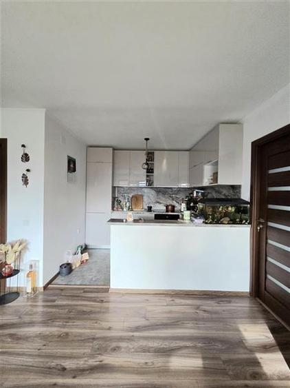 Casă individuală cu 4 camere cu Teren 690 Mp în Corbu