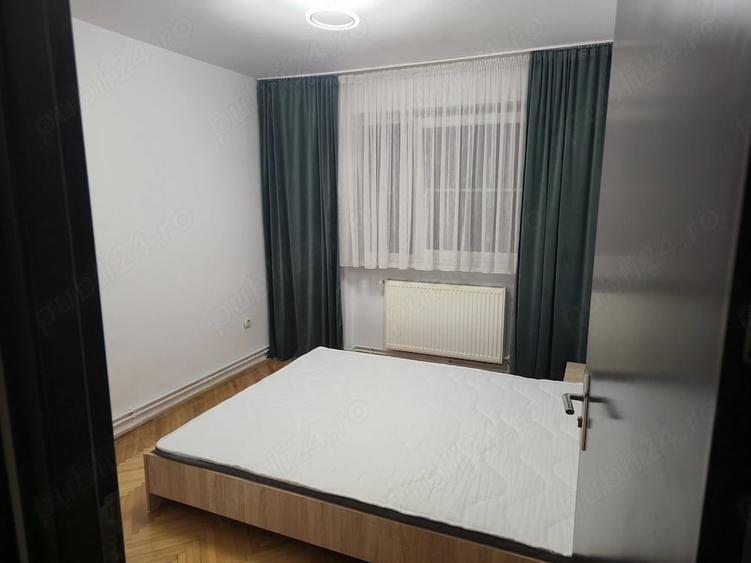 Apartament cu 4 camere decomandat în Central