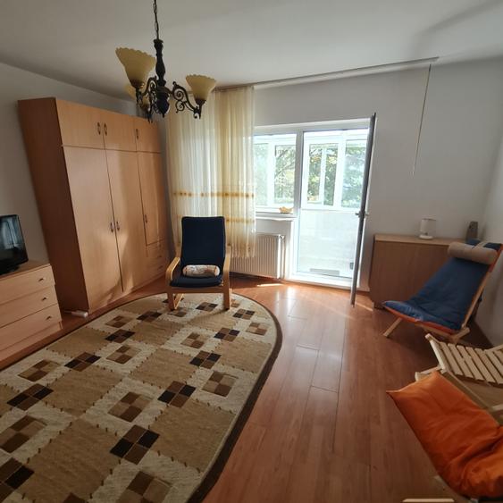 Garsonieră decomandată în Trivale