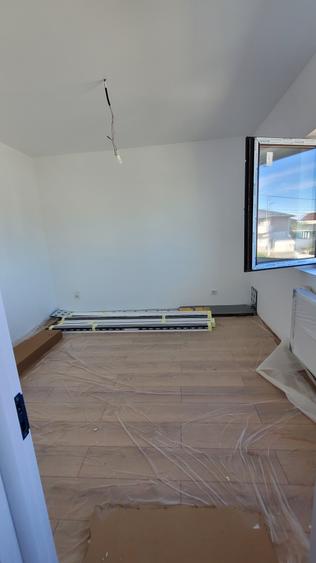 Duplex cu 4 camere cu Canalizare în Haliu