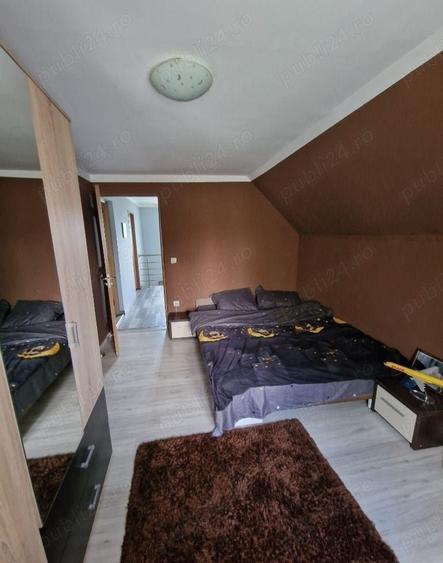 Casă cu 5 camere în Sânmihaiu Român