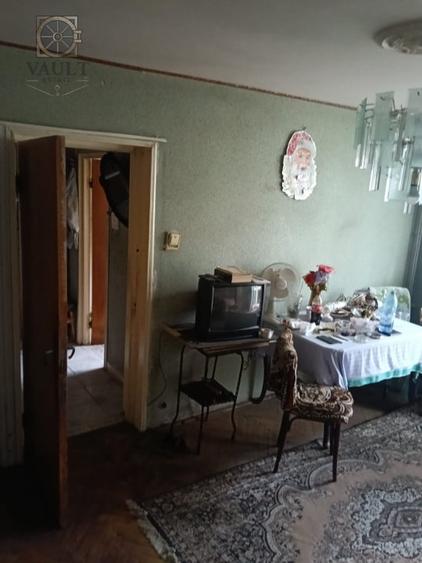 Apartament cu 3 camere semidecomandat în Titan