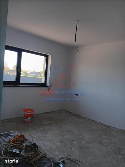 Casă cu 3 camere decomandat cu Teren 430 Mp în Țuțora