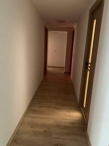 Apartament cu 4 camere decomandat în Brâncoveanu