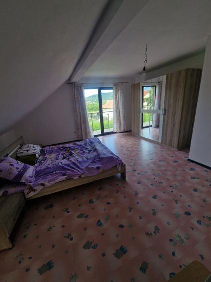 Casă cu 4 camere în Jiblea Nouă