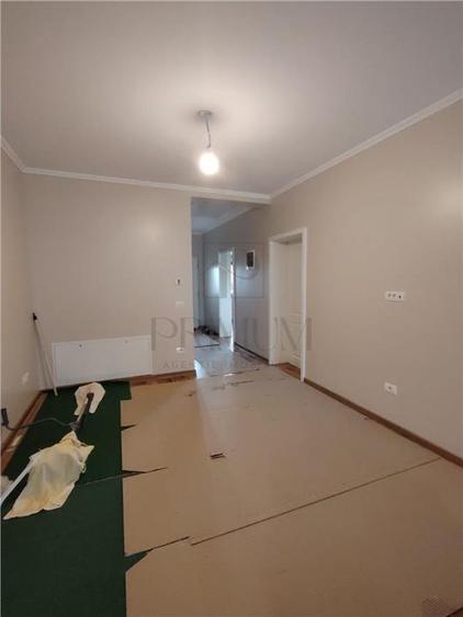 Duplex cu 3 camere cu Canalizare în Moșnița Veche