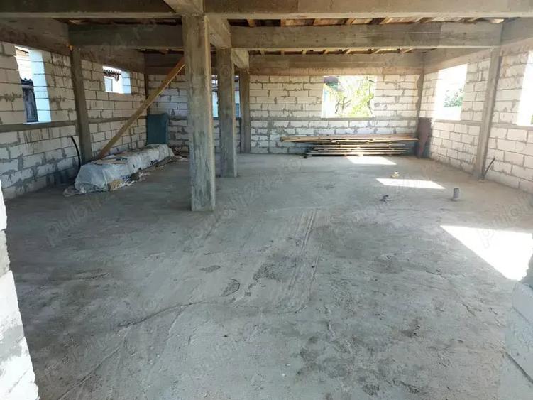 Casă cu 4 camere cu Teren 1600 Mp în Tudor Vladimirescu