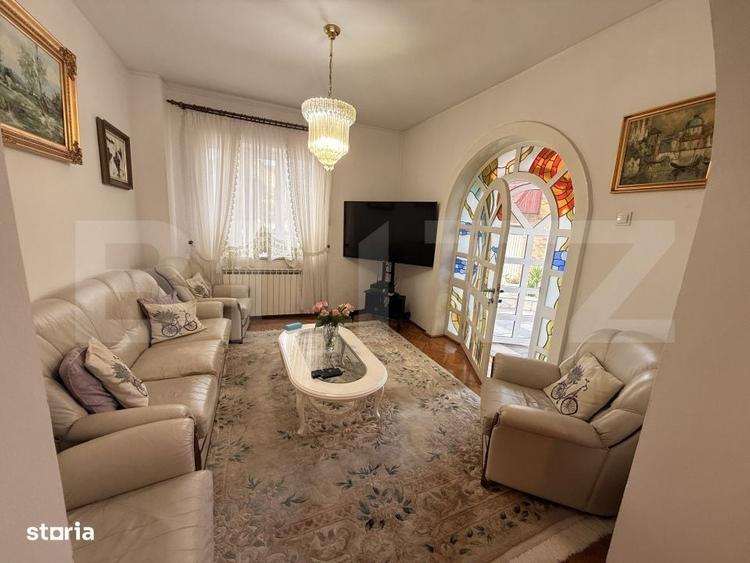 Casă cu 4 camere în Central