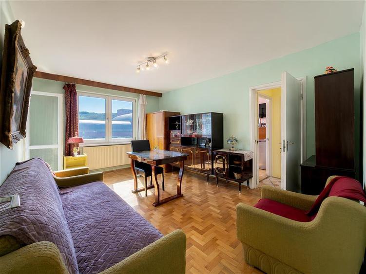 Apartament cu 2 camere circular în Astra