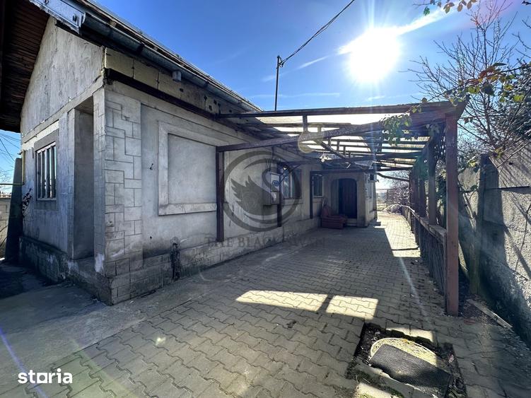 Casă cu 5 camere cu Teren 984 Mp în Blejoi