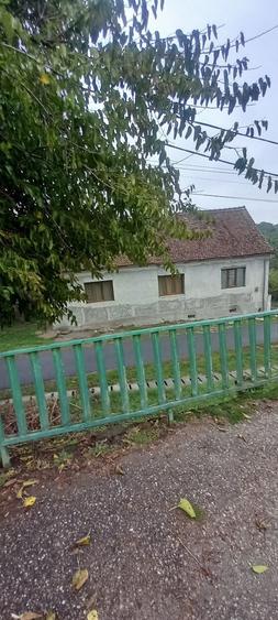 Casă cu 4 camere în Zăbrani