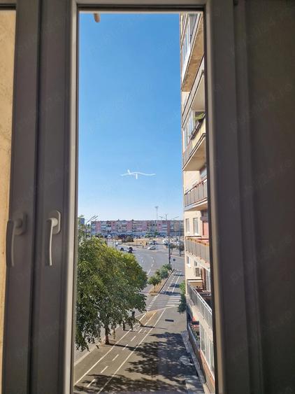 Apartament cu 3 camere decomandat în Podgoria
