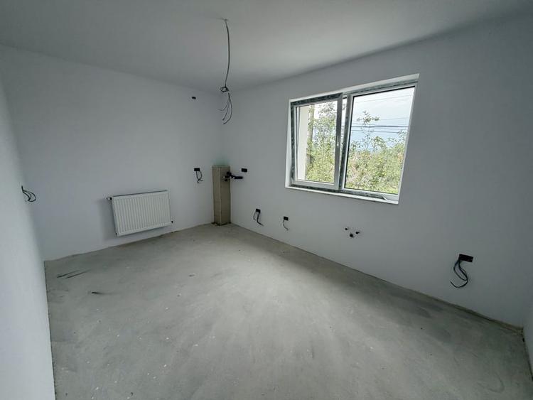 Duplex cu 4 camere cu Canalizare în Bărăbanț