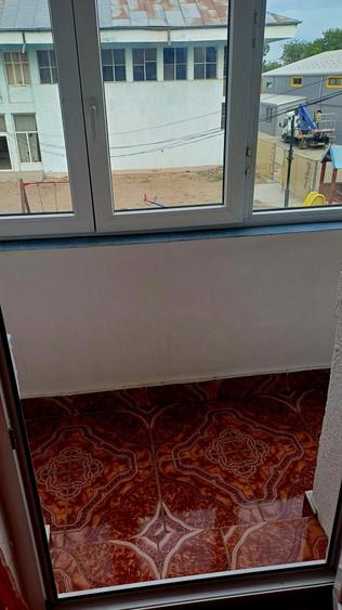Apartament cu 3 camere decomandat în Amara