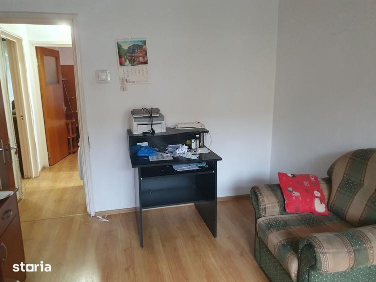 Apartament cu 3 camere în Drumul Taberei