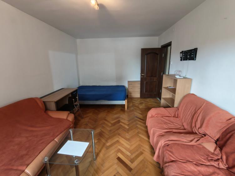 Garsonieră decomandată în Complex Studențesc