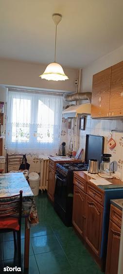 Apartament cu 4 camere în Pantelimon