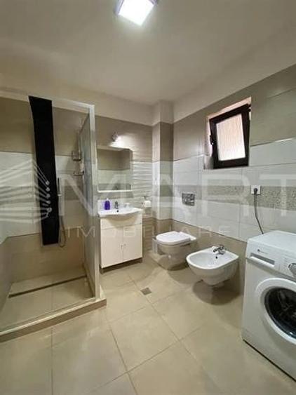 Casă cu 5 camere cu Teren 200 Mp în Central
