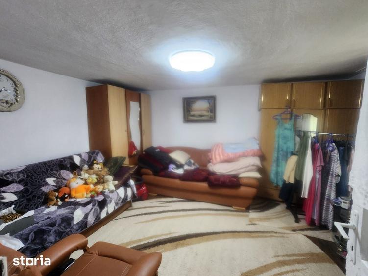 Casă cu 2 camere cu Teren 400 Mp în Central