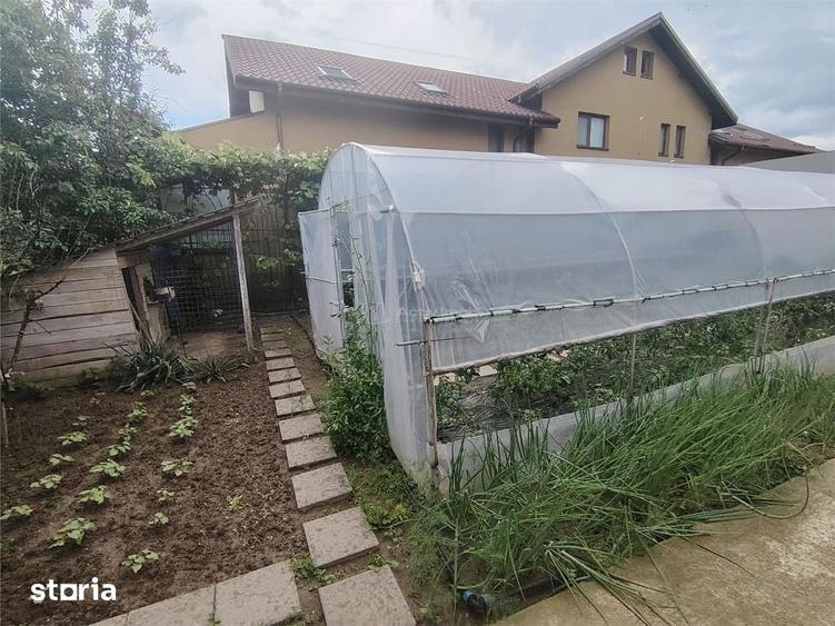 Casă cu 7 camere cu Teren 500 Mp în Central