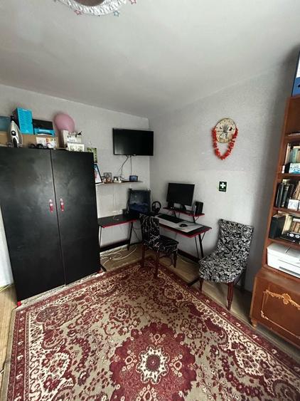 Apartament cu 3 camere decomandat în Răcătău-Răzeși