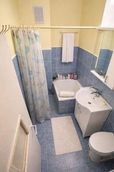 Garsonieră decomandată în Central