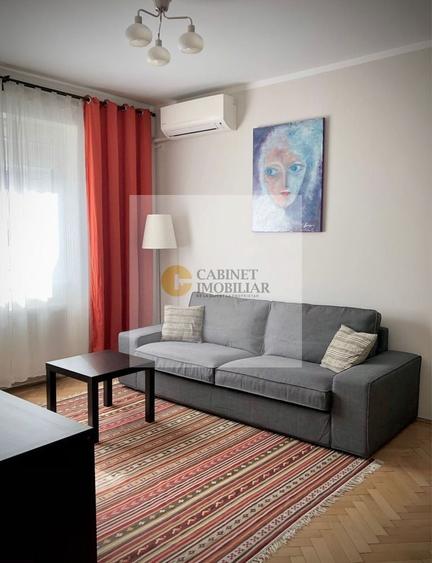 Apartament cu 2 camere semidecomandat, mobilat în Universitate