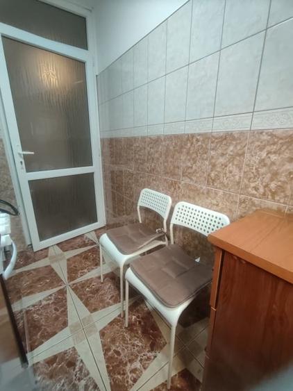 Apartament cu 2 camere semidecomandat, mobilat în Vălenii de Munte