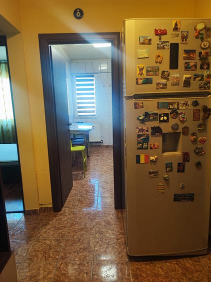Apartament cu 4 camere decomandat, mobilat în Drumul Taberei
