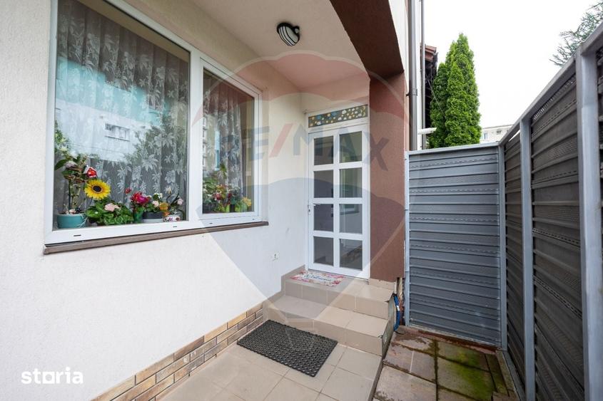 Apartament cu 3 camere în Tractorul