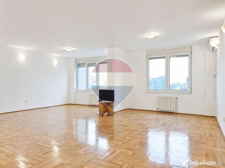 Apartament cu 3 camere decomandat în Gara de Nord