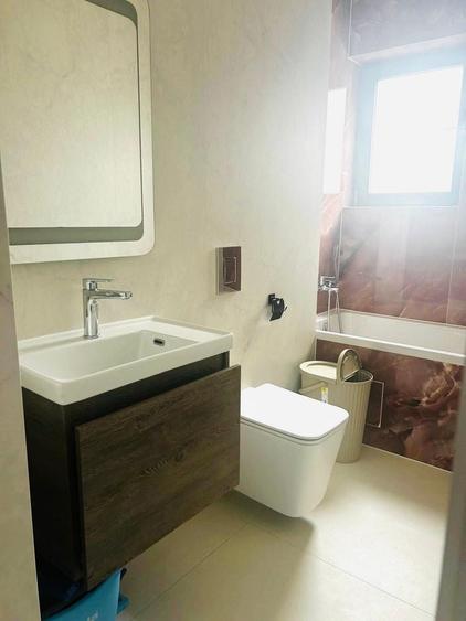Apartament cu 3 camere decomandat în Barbu Văcărescu