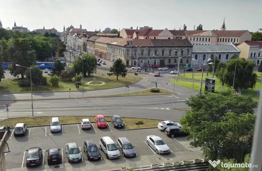 Apartament cu 3 camere decomandat în Ultracentral