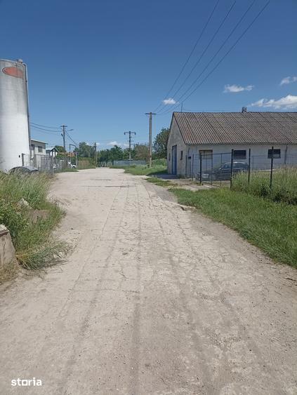 Spațiu comercial, de 900 mp, în Ilieni