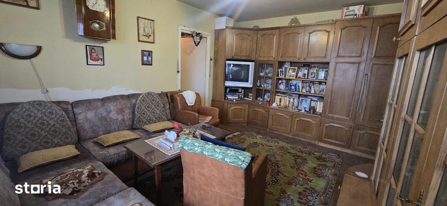 Apartament cu 3 camere în Terezian