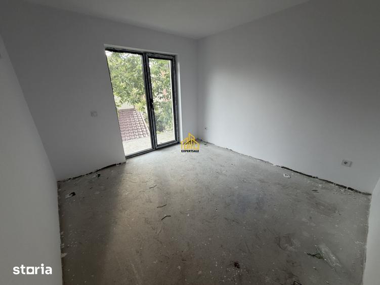 Casă cu 4 camere cu Teren 250 Mp în Prelungirea Ghencea