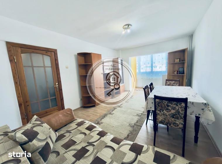 Apartament cu 3 camere în Răcădău
