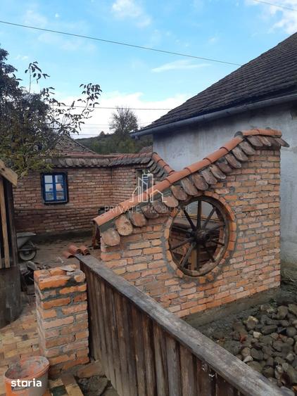 Casă cu 2 camere cu Teren 582 Mp în Saschiz