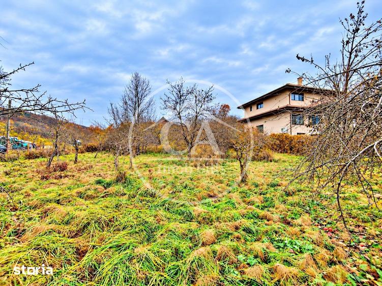 Teren de 1460 mp, în Central