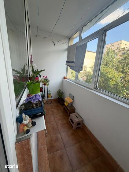 Apartament cu 3 camere decomandat în Titan — fotografia 1