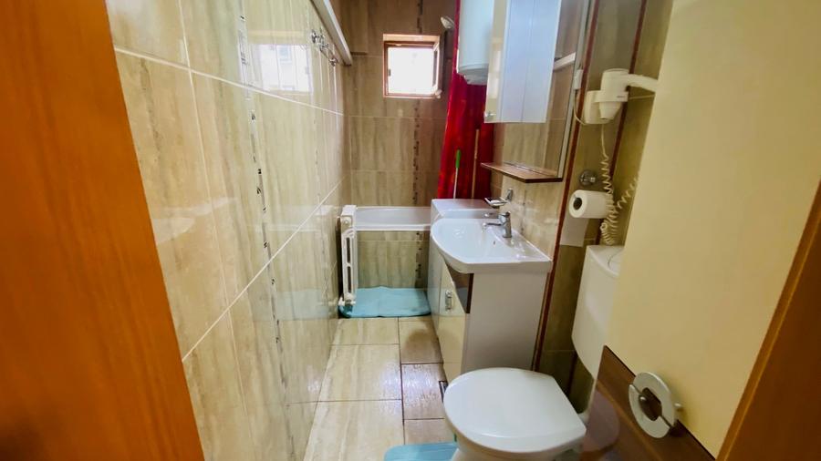 Apartament cu 3 camere semidecomandat în Tomis Nord