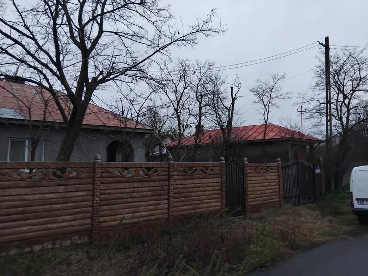 Casă cu 3 camere în Stăvărăști