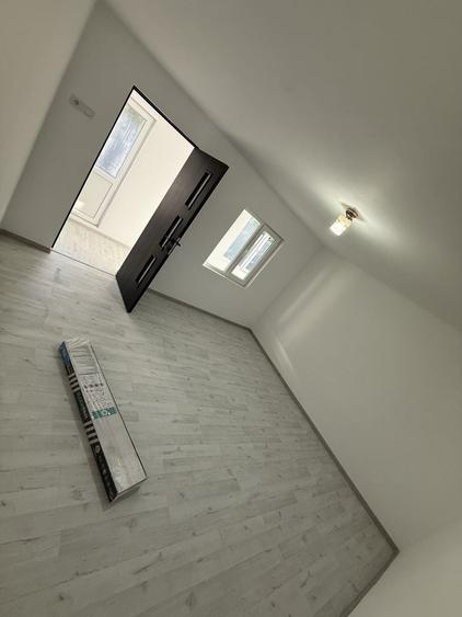Casă cu 4 camere în Tichilești