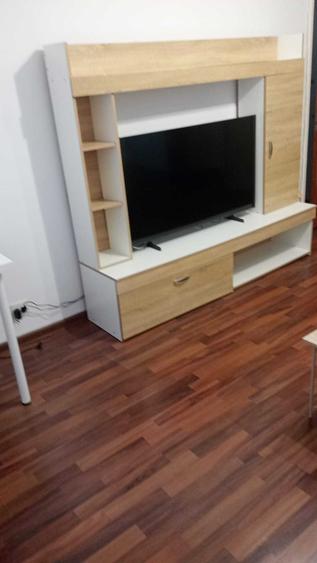Apartament cu 3 camere semidecomandat în Militari
